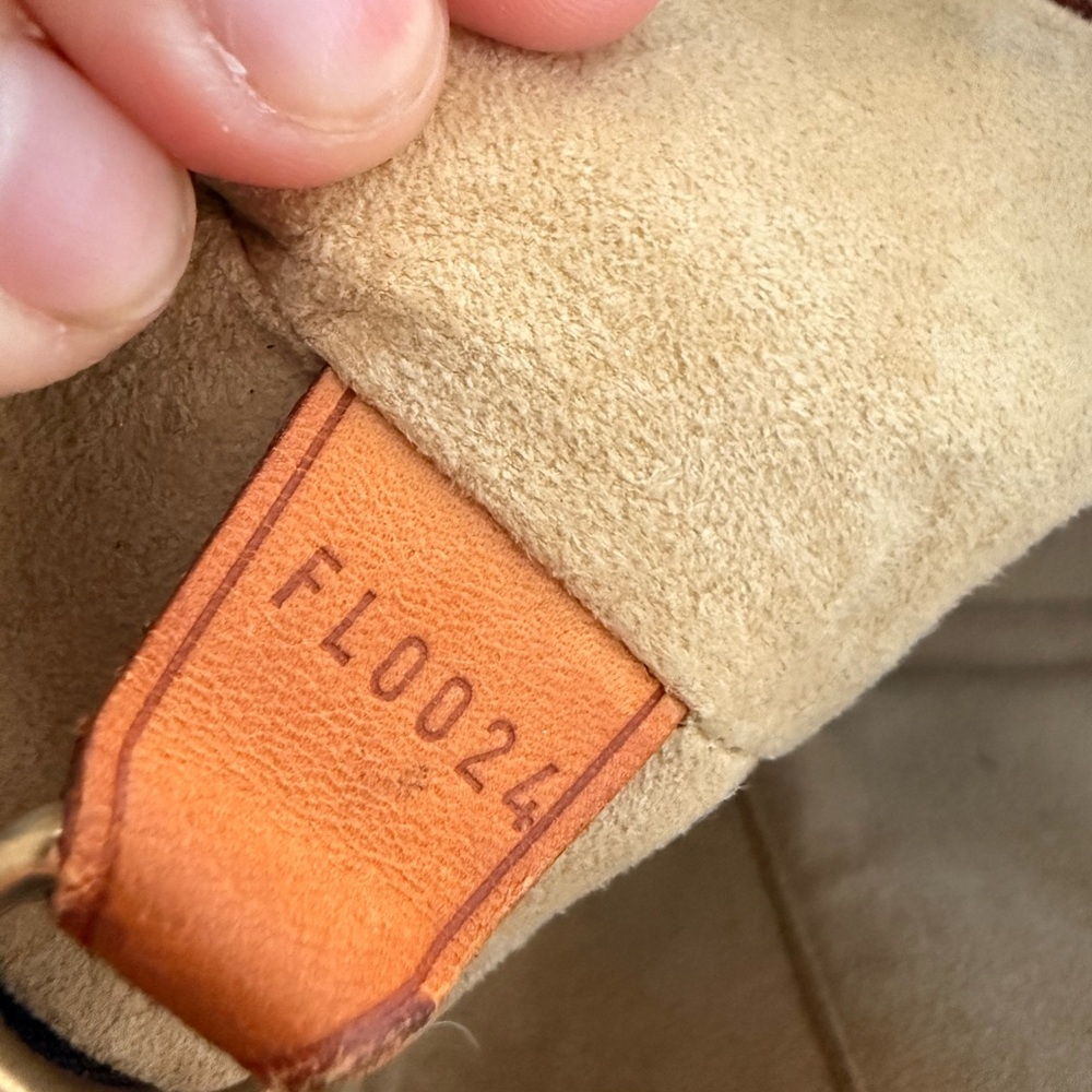 Authentic Louis Vuitton Monogram Citē GM Shoulder Bag – FL0024, Vintage - Picture 8 of 9